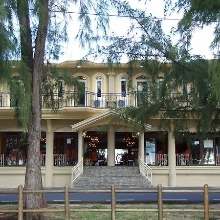 White Shell Lounge And Restaurant Hotel Flic-en-Flacq Екстериор снимка