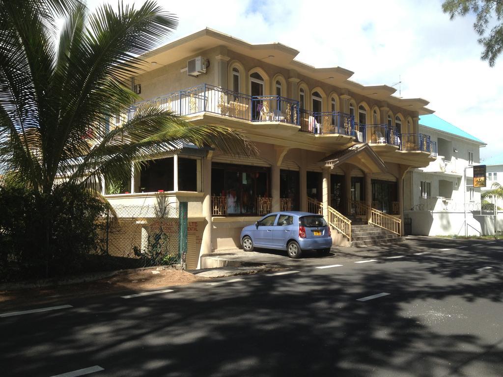 White Shell Lounge And Restaurant Hotel Flic-en-Flacq Екстериор снимка