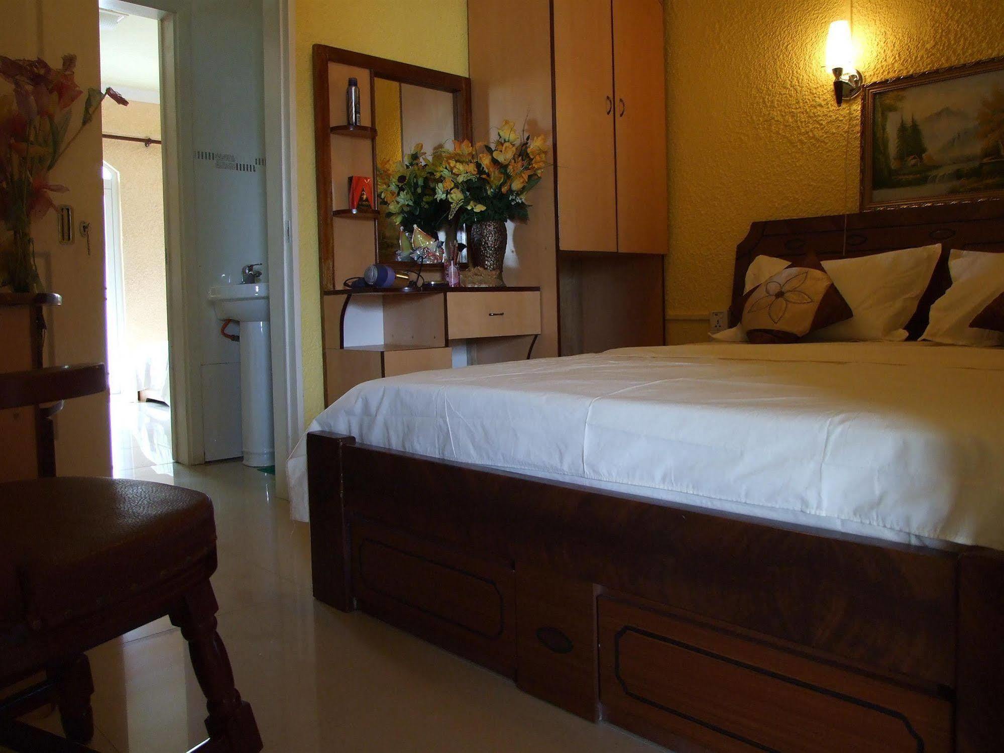 White Shell Lounge And Restaurant Hotel Flic-en-Flacq Екстериор снимка