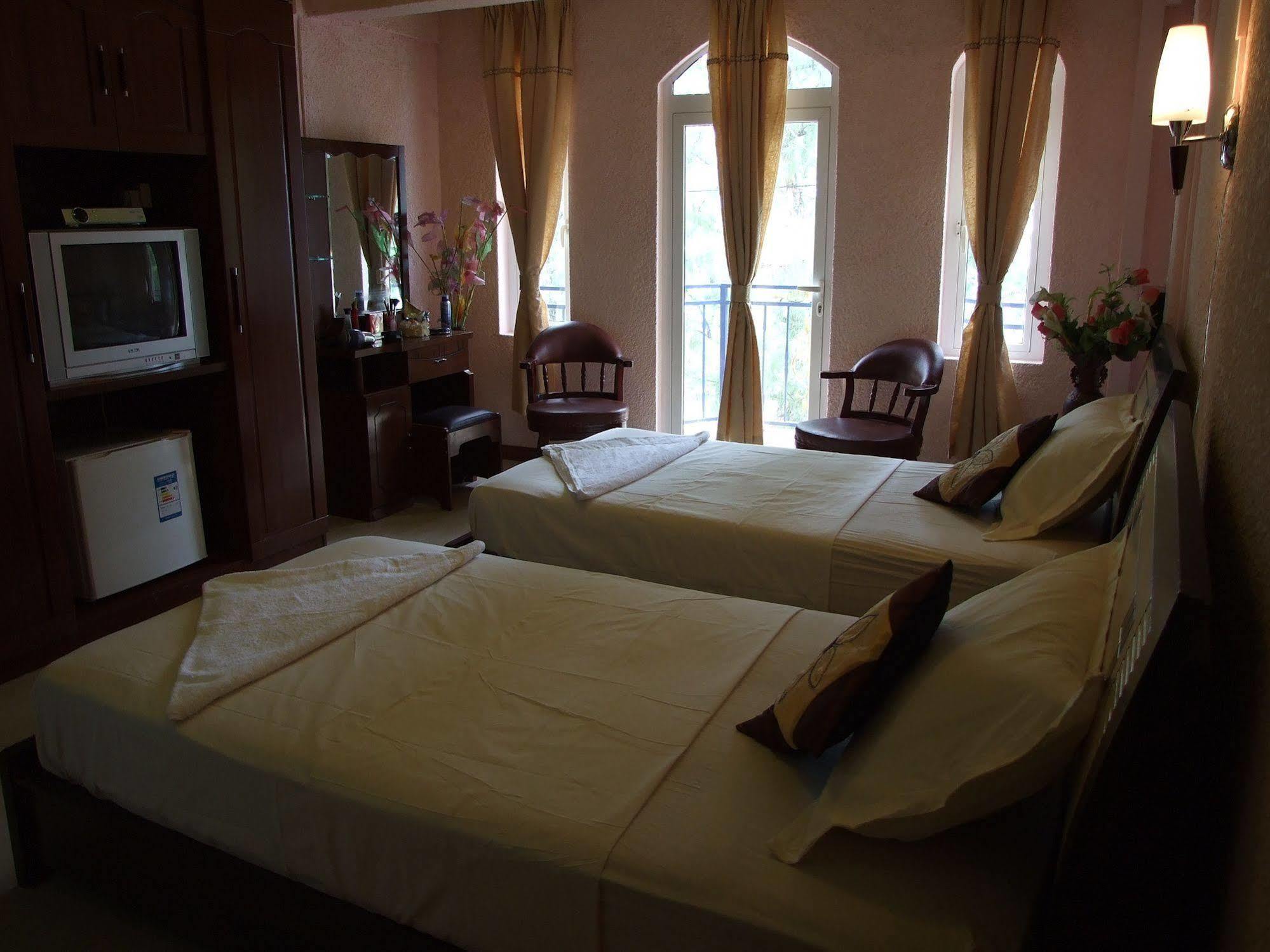 White Shell Lounge And Restaurant Hotel Flic-en-Flacq Екстериор снимка